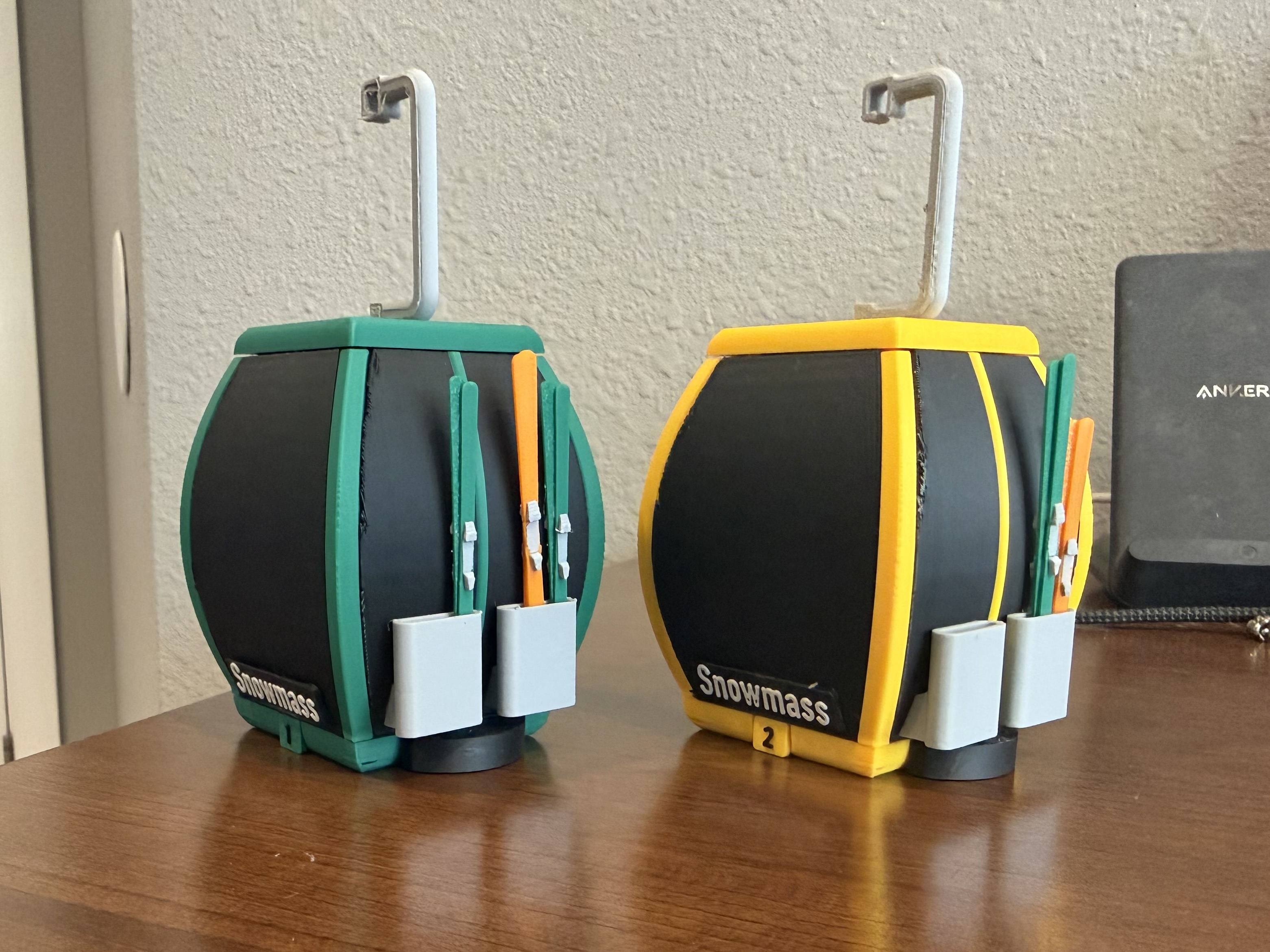 green and yellow gondolas